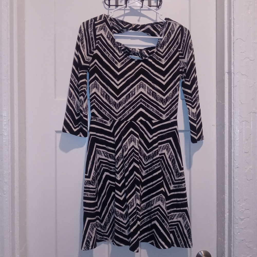 Mid sleeve midi dress